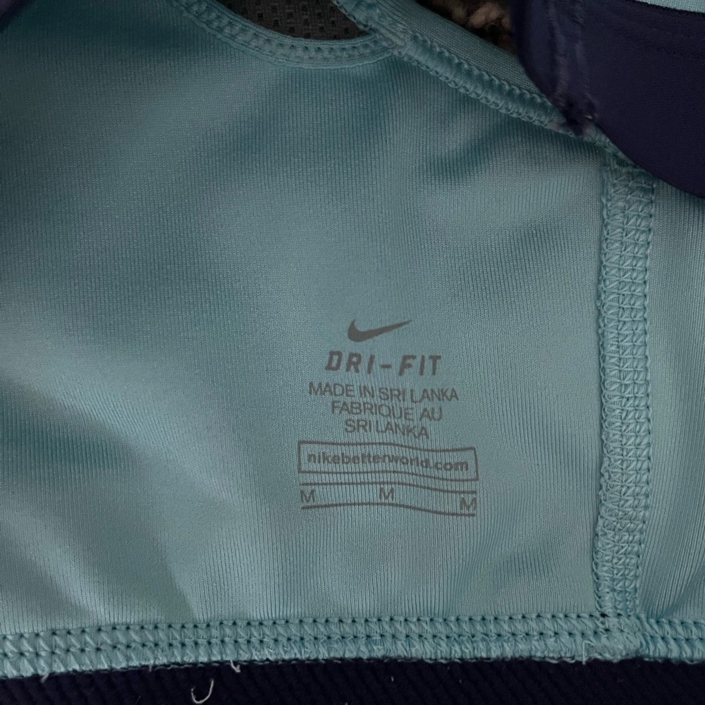Nike Women's Medium Impact Sports Bra - Picture 4 of 4
